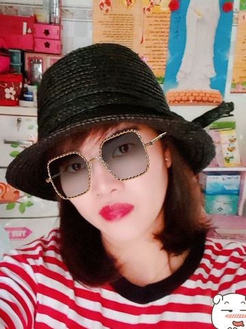 Cẩm Tú – Sống rất tình cảm, nội tâ…..à đồng