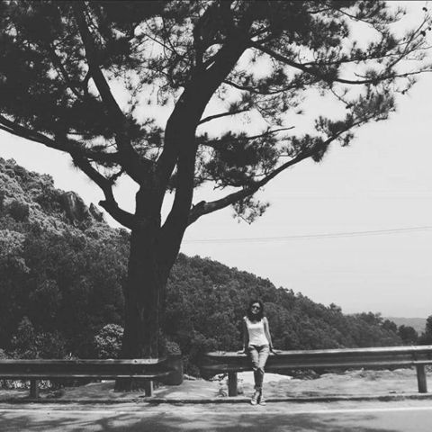 Moon – Là người sống đơn giản. T…..tự lập