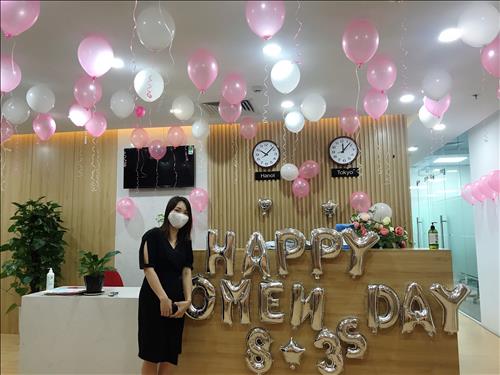 Thuy Van Nguyen –
Ưa nhìn. Tình cảm. Ko ràng …..