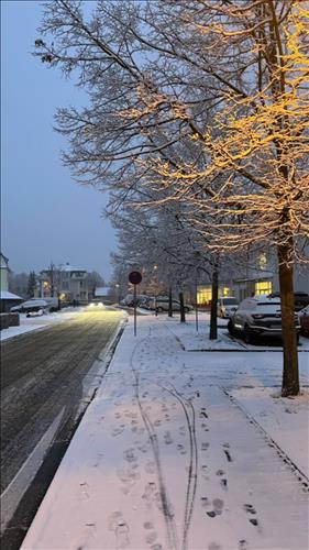 Trà  –
Người bằng hoặc lớn hơn…..