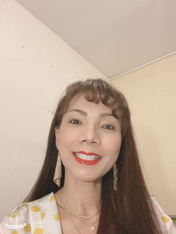 Enly Trần – Mình đang sống và làm việc …..hiêu vũ!