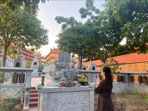 nguyễn kiều oanh –
người đàn ông không cần …..