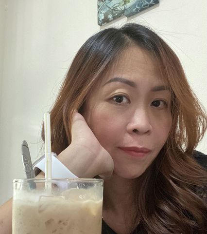 Anna Nguyen – Anna la single mom voi 3 dua con. 
…..gan gui…