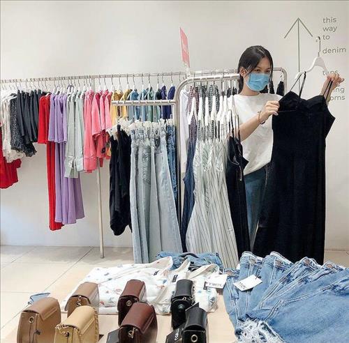 ánh nhi               –
vui vẻ hòa đồng    thẳn t…..