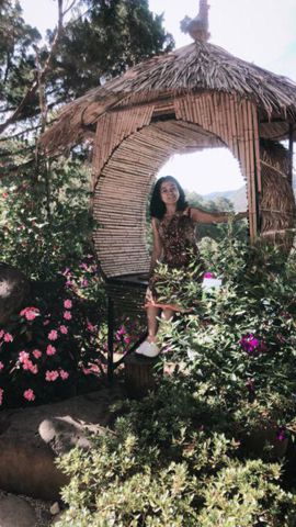 Nguyệt – Người sống đơn giản, nề …..ăn nghệ