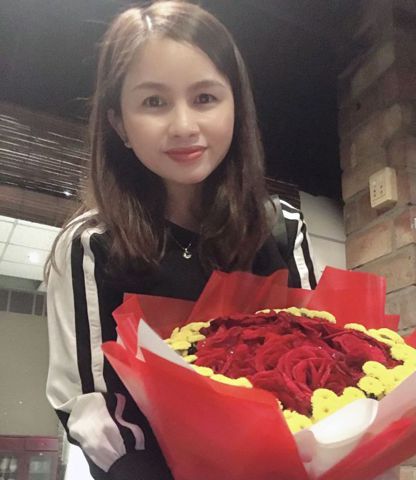 Tuyết – Có 1 con trai và đang sống cùng.