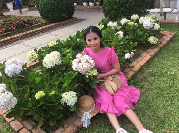 Mimi – Nhẹ nhàng, yếu đuối