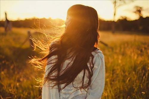 Nắng trên vai gầy  –
Nghiêm túc trong tình cảm Đ…..