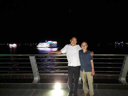 hiphophp@yahoo.com –
timnguoi hoan canh giong minh va …..