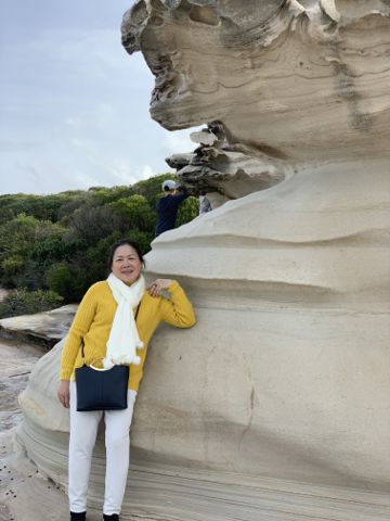 susan – binh  dan , gian di , song có dao …..moi nguoi.