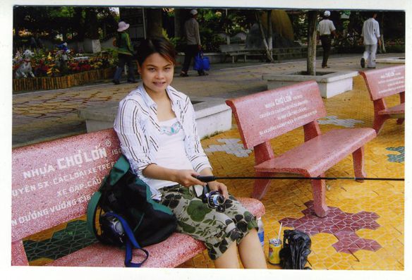 Truong Thi Hong Hanh – Cuoc song hien tai Doc Than,E tim 1…..a suy nghi