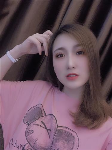 huyền –
hòa đồng ,biết quan tâm, c…..