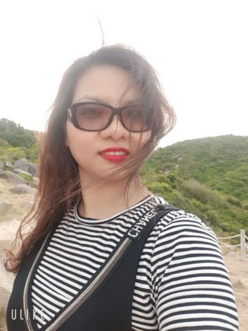 Uyên – Mong một cuộc sống yên bình….. vui vẻ.