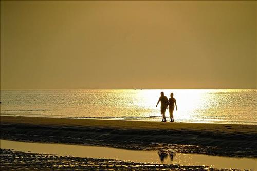 Bình Yên –
Không chỉ yêu bạn mà chỉ…..