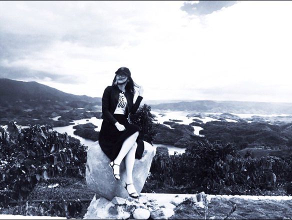 Tuyen – 1 cô gái bình thường, giản …..ội hàm.