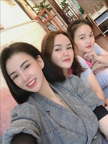 Regina  –
nghiêm túc, biết lắng nghe …..