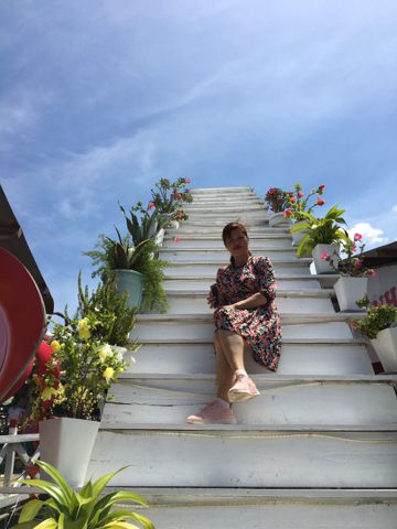 Lan – Thích nấu ăn và chăm sóc gia đình.