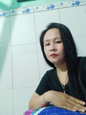 Thúy Nguyễn – Hiền lành hòa đồng. Vui vẻ…..ấu ăn .