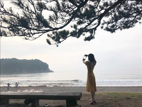 Moonvu –
Nghiêm túc, hướng tới mố…..