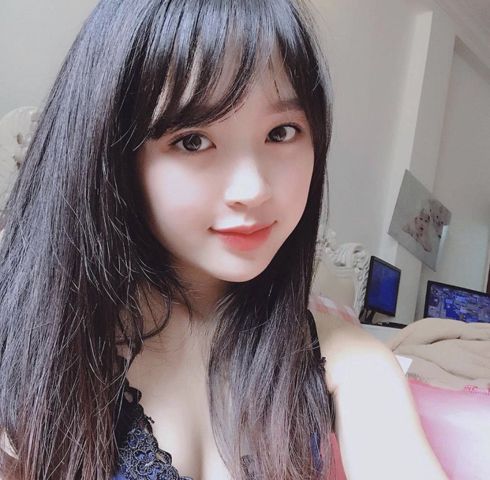 NGỌC NHÃ ANH – Hiền lành, ít nói, tẻ nhạt,…