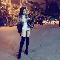 Kelly Phạm –
ai cũng co nỗi buồn cúng qu…..