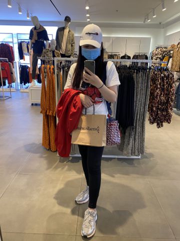 Hong Nguyen – Tìm người nuôi