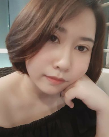 Hoàng Khánh Ly – Hiền lành , giản dị , biết…..g thủy .