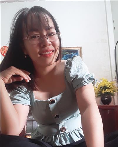 Tuyet Ngo –
Sống tình cảm.biết quý tr…..