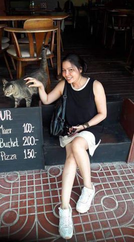 May chieu – Rất thẳng thắn , cởi mở ,