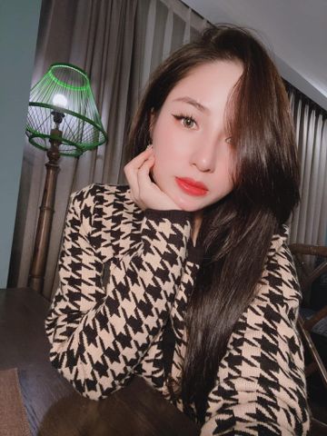 Hằng Bùi – ai muốn làm quen với em thì k…..0965400832