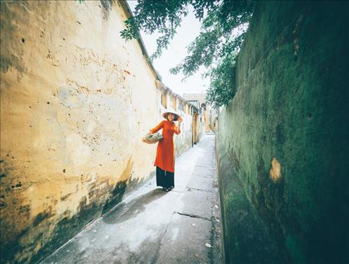 Kitty –
Một người đàn ông hơn tu…..